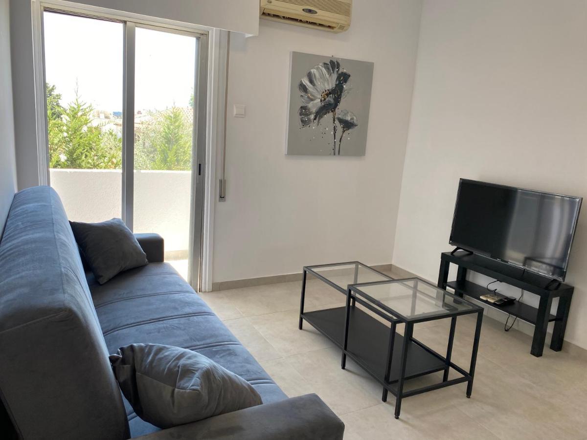 1-Bedroom Apartment With View Limassol Exterior foto